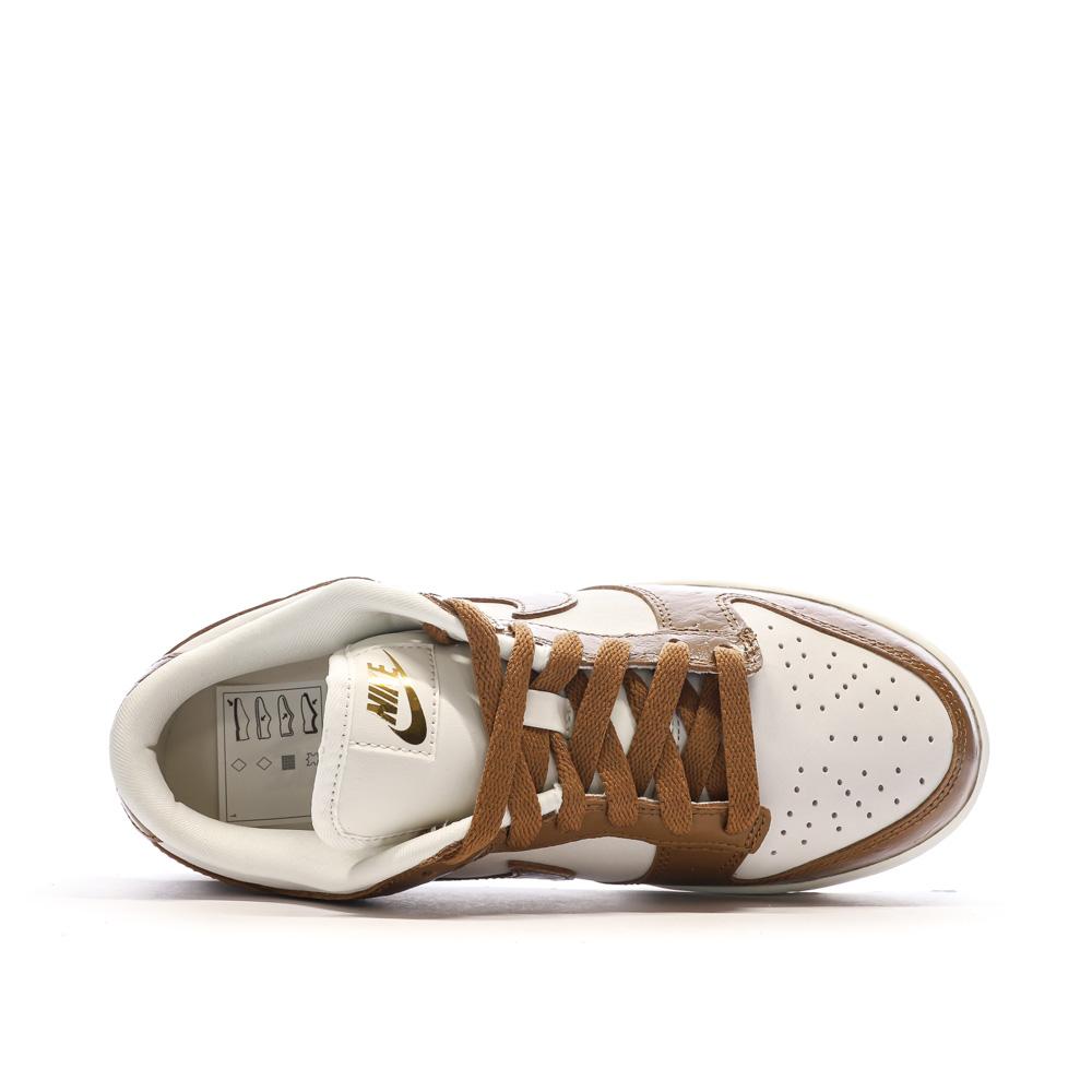 Baskets Blanches/Marrons Femme Nike Dunk Low vue 4