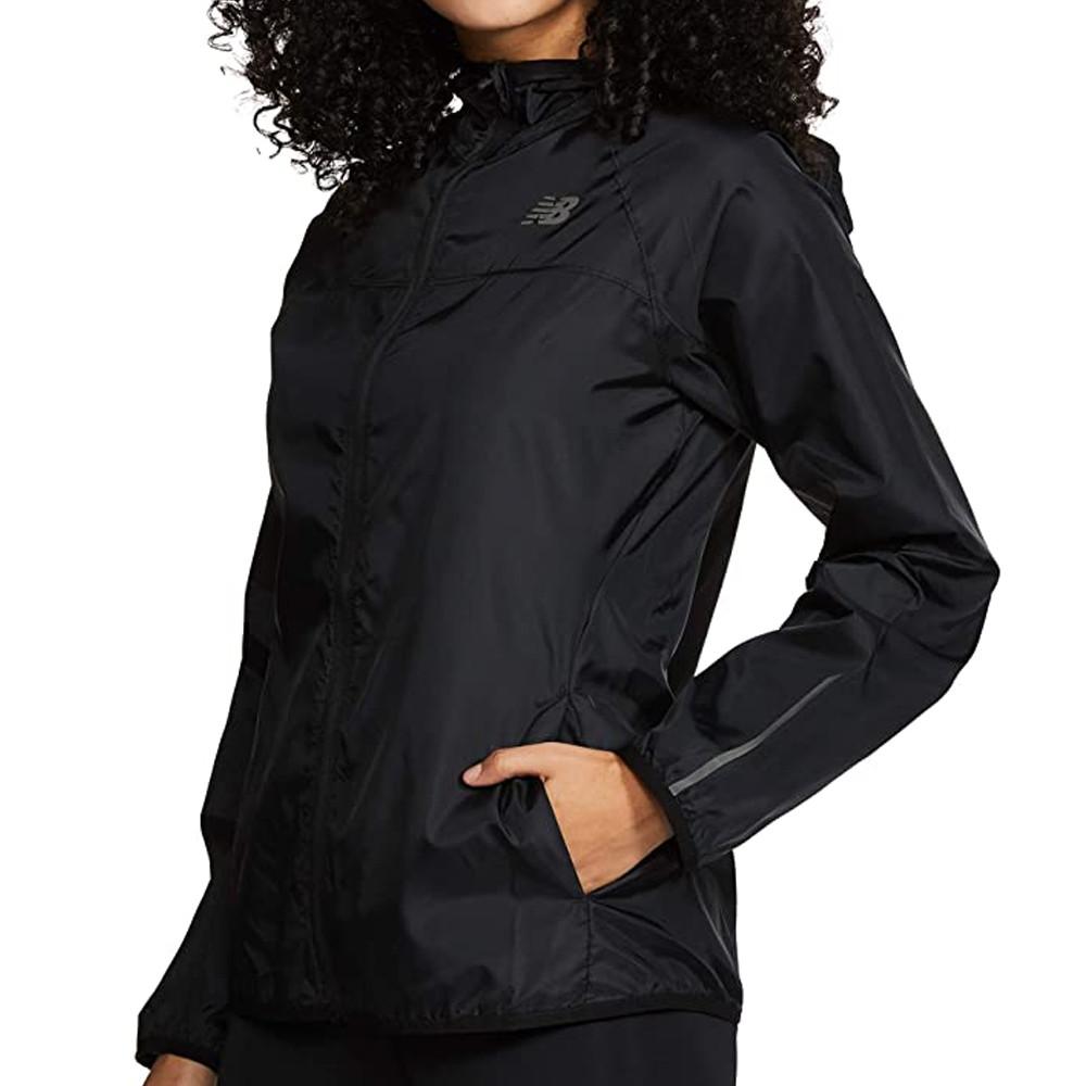 Veste Coupevent Noir Femme New Balance WJ91159 Espace des marques