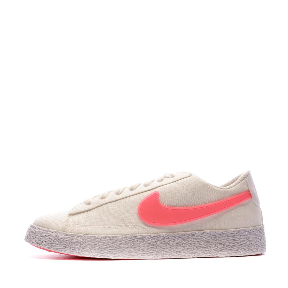 Baskets Blanche/Rose Femme Nike Blazer Low Pop pas cher