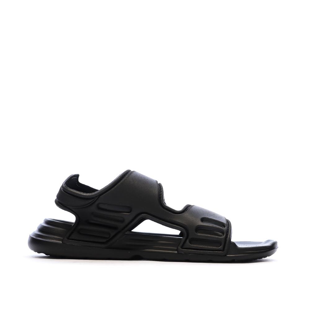 Sandalias negras Adidas Altaswim para niños ver 2