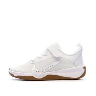 Baskets Blanches Fille Nike Omni Multi-court pas cher