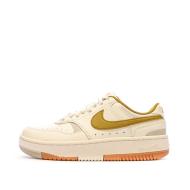Baskets Blanc/Kaki Femme Nike Gamma Force