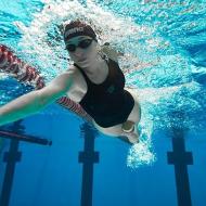 Bouée de traction Noir/Rose Arena Freeflow Pullbuoy vue 2