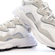 Baskets Blanc/Beige Homme Adidas Ozweego vue 7