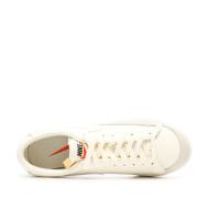 Baskets Écru/Gris Femme Nike Blazer Low Platform vue 3