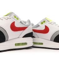 Baskets Blanches/Grises/Noires/Rouges Homme Nike Air Max 1 vue 7