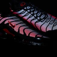Baskets Noires/Rouges Homme Nike Air Max Plus vue 7