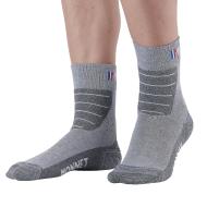 Par de calcetines grises cómodos para hombre barato