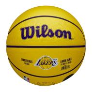 Ballon de Basketball Jaune Wilson Lebron James vue 3