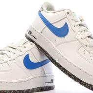 Baskets Blanche/Bleu Garçon Nike Air Force 1 Lv8 vue 7