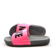 Claquettes Gris/Rose fluo Femme Nike Nike Offcourt Slide pas cher