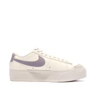 Baskets Écru/Violet Femme Nike Blazer Low Platform vue 2