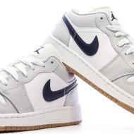 Basket Grise/Marine Garçon Nike Air Jordan 1 Low vue 7