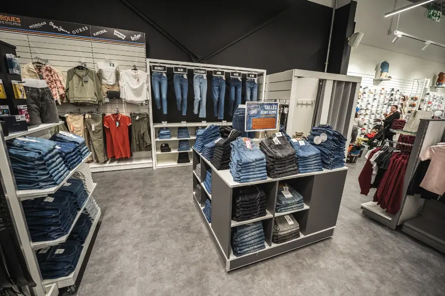 Photo magasin Espace des Marques La Roche-sur-Yon - vue 4