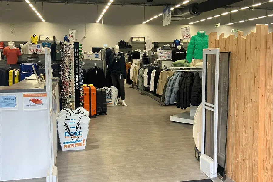 Photo magasin Espace des Marques Angoulins - vue 3