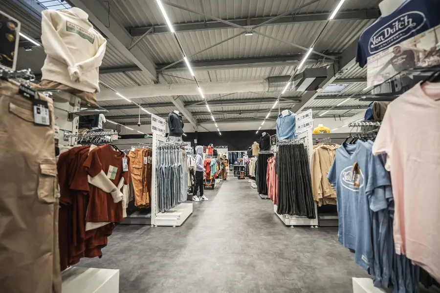 Photo magasin Espace des Marques La Roche-sur-Yon - vue 2