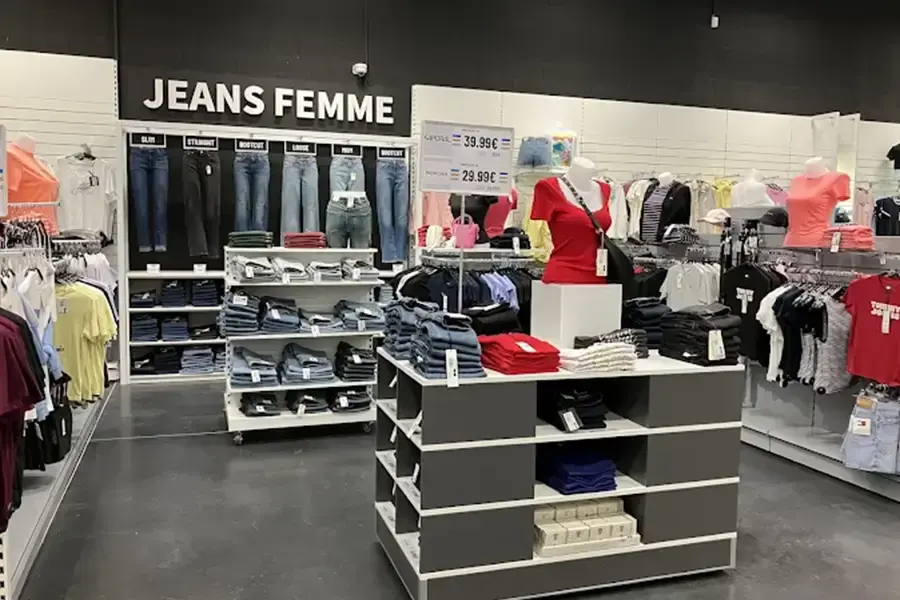 Photo magasin Espace des Marques Belz - vue 2