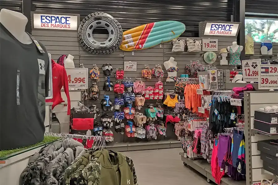 Photo magasin Espace des Marques Angoulins - vue 2